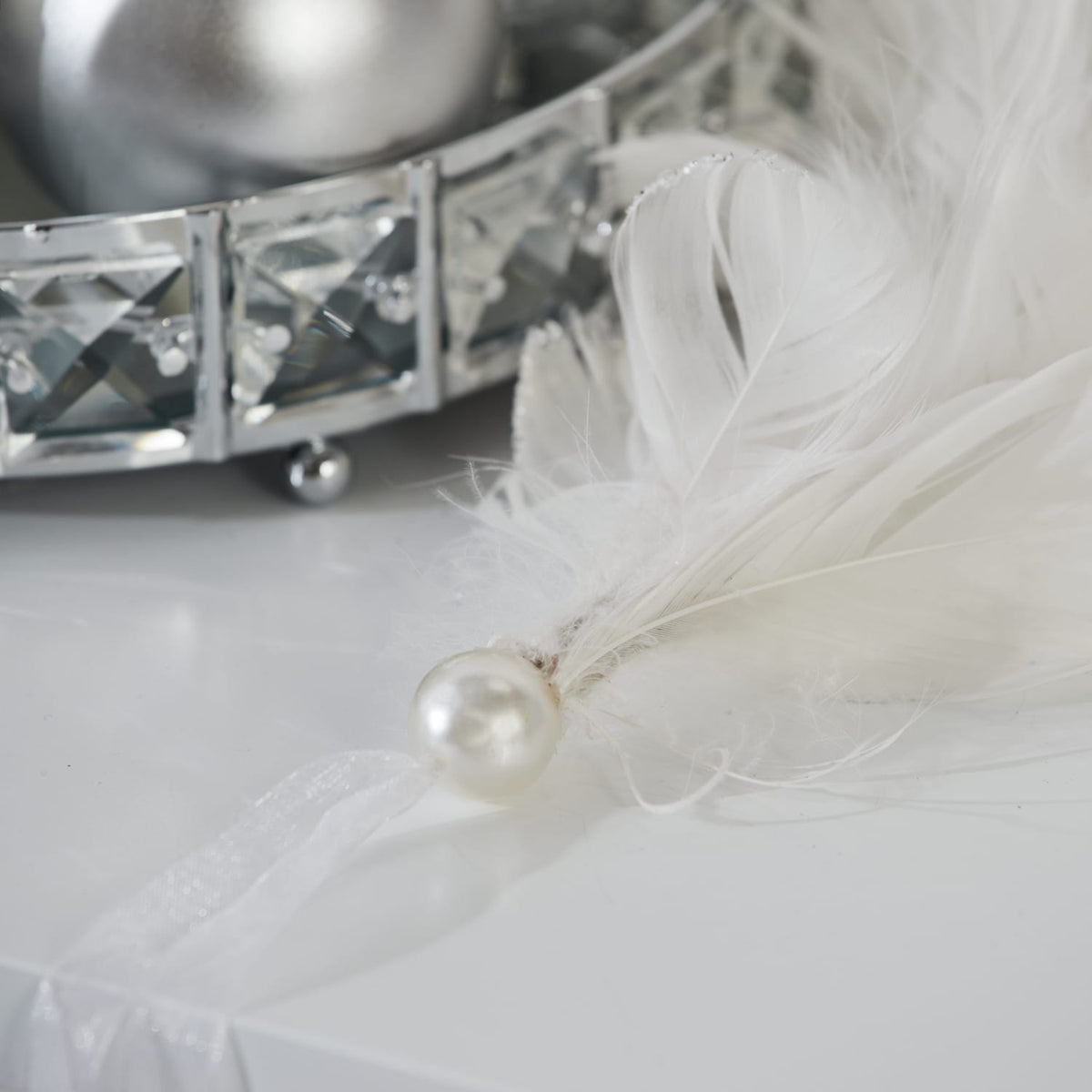 Festive Feeling Feather Garland, product image 3